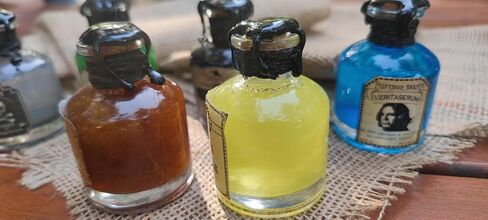 مجموعة من 6 زجاجات جرعات كبيرة الحجم من سلسلة خاصة مختومة من مجموعة جرعات الهالوين السحرية من مجموعة جرعات هدايا لامعة in Kuwait