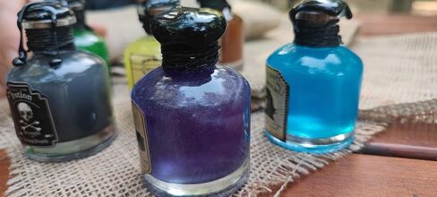 مجموعة من 6 زجاجات جرعات كبيرة الحجم من سلسلة خاصة مختومة من مجموعة جرعات الهالوين السحرية من مجموعة جرعات هدايا لامعة in Kuwait