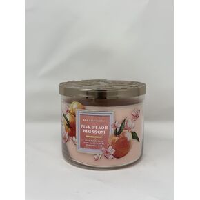 شمعة Pink Peach Blossom ذات 3 فتيل 14.5 أونصة / 411 جم [مصنوعة من زيت عطري طبيعي] in Saudi Arabia