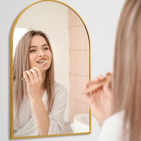 مرآة حائط مقوسة مقاس 20 × 30 بوصة، مرآة مثبتة على الحائط على شكل قوس ذهبي للحمام، مرآة بإطار معدني ذهبي حديث لغرفة النوم in Kuwait