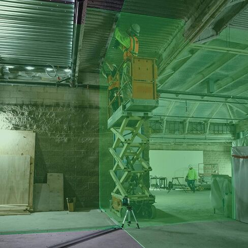 Makita SK700GDNAJ 12V max CXT® Lithium-Ion Cordless Self-Leveling 360° 3-Plane Green Laser Kit (2.0Ah), Class II, 510-530 nm, 2 mW in Saudi Arabia
