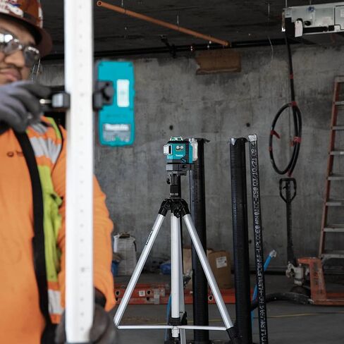 Makita SK700GDNAJ 12V max CXT® Lithium-Ion Cordless Self-Leveling 360° 3-Plane Green Laser Kit (2.0Ah), Class II, 510-530 nm, 2 mW in Saudi Arabia