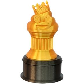 كأس Gold King Poop Emoji على قاعدة مستديرة سوداء