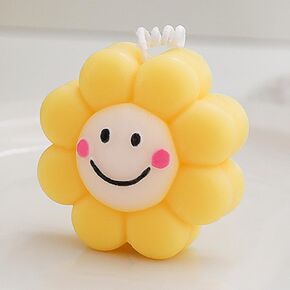 Smiley Candles Gifts for Women, Soy Wax Aromatherapy Candle, Room Decor Cute Flower Shaped Scented Candles, Aesthetic Decorative (Chamomile, 3 Inch)