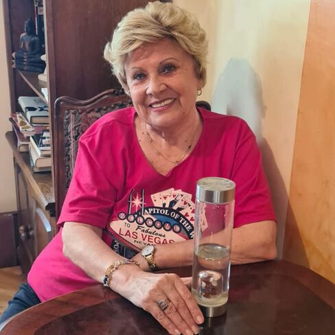 Slimming Crystal Water Bottle With Slimming Bracelet in Saudi Arabia