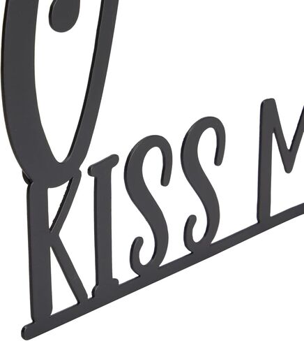 علامة حائط معدنية من Farmlyn Creek تقبلني دائمًا قبل النوم لديكور غرفة نوم المزرعة (17 × 8 بوصة) in Kuwait