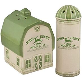 Collectible Vintage John Deere Logo Barn And Silo Salt And Pepper Shaker Set