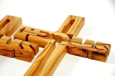 صليب حائط من خشب الزيتون من My Careing Cross من الأرض المقدسة (10 بوصات، صليب حائط كاثوليكي) in Kuwait