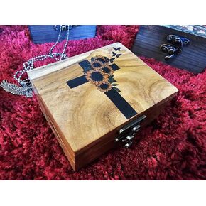 صندوق مسبحة صلاة صليب عباد الشمس | تذكار مجوهرات المناولة الأولى لخرز المسبحة والمجوهرات الصغيرة والتذكارات. حامل صندوق المسبحة، صندوق تذكار روماني، صندوق صلاة مزخرف (3.75 × 3 × 2 بوصة 3SRBP) in Kuwait