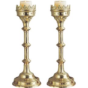 Design Toscano TE1038-Parent Chartres Cathedral Gothic Estate Candlestick Size: 19",Grande