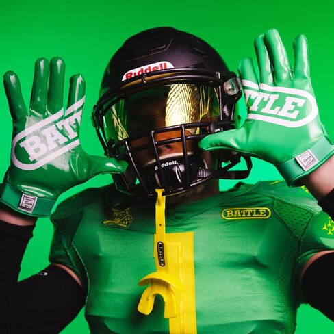 قفازات الاستقبال للبالغين من Battle Triple Threat in Kuwait