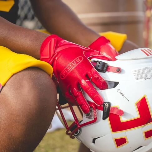 قفازات الاستقبال للبالغين من Battle Triple Threat in Kuwait