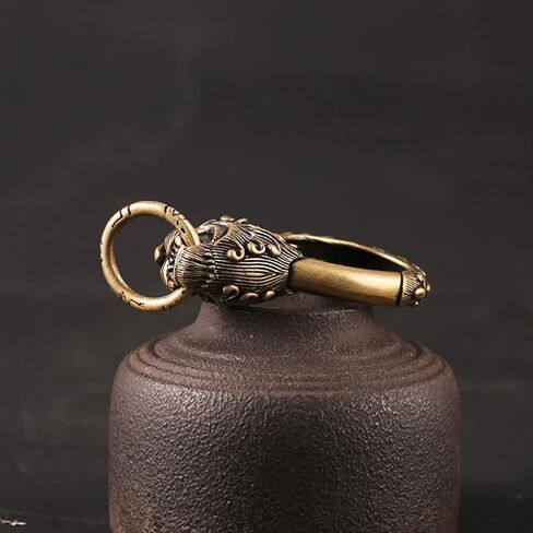 Garneck خمر سلسلة مفاتيح نحاسية النحاس التنين تصميم خطاف تعليق دوّار اليدوية مفتاح سلسلة كيرينغ حلقة تسلق كليب فتاحة الزجاجات in Kuwait