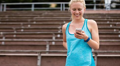 Fitbit Charge HR Wireless Activity Wristband (Plum, Large) in Saudi Arabia