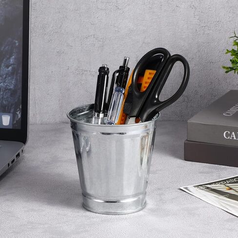 صناديق قمامة صغيرة معدنية من Alipis، صناديق قمامة سطح المكتب، فرشاة مكياج، صندوق تخزين أقلام رصاص، سلة مهملات صغيرة مع غطاء للمكتب المنزلي (فضي + أبيض) in Kuwait