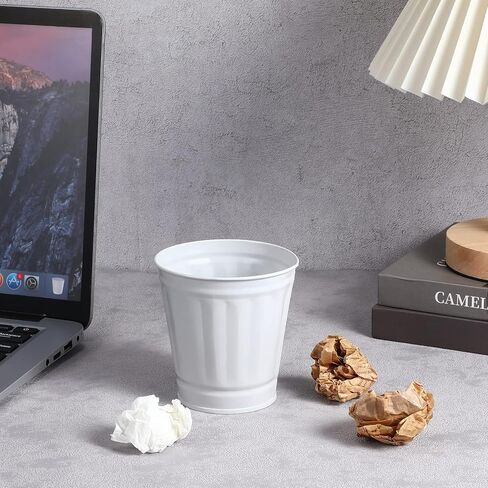 صناديق قمامة صغيرة معدنية من Alipis، صناديق قمامة سطح المكتب، فرشاة مكياج، صندوق تخزين أقلام رصاص، سلة مهملات صغيرة مع غطاء للمكتب المنزلي (فضي + أبيض) in Kuwait
