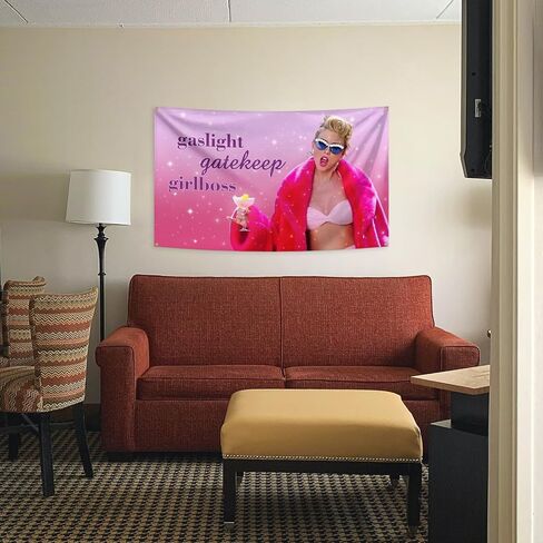 HuuUd Fun Poster Gaslight Gatekeep Girlboss Music Tapestry 3 × 5 أقدام معلقة نسيج الجدار مناسب للديكور المنزلي الداخلي والخارجي مثل صالات النوم المشتركة وغرف المعيشة وما إلى ذلك in Saudi Arabia