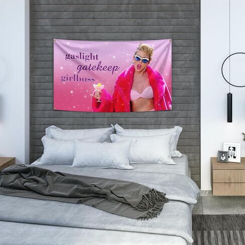 HuuUd Fun Poster Gaslight Gatekeep Girlboss Music Tapestry 3 × 5 أقدام معلقة نسيج الجدار مناسب للديكور المنزلي الداخلي والخارجي مثل صالات النوم المشتركة وغرف المعيشة وما إلى ذلك in Saudi Arabia