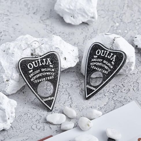 أقراط نسائية من Ouija Board Planchette أقراط مسطحة من الراتنج الأسود اللامع متدلية ساحرة على الموضة أقراط متدلية على شكل قوطي للنساء مجوهرات خطافات أذن فرنسية هدية زوج واحد in Saudi Arabia
