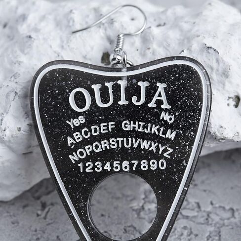 أقراط نسائية من Ouija Board Planchette أقراط مسطحة من الراتنج الأسود اللامع متدلية ساحرة على الموضة أقراط متدلية على شكل قوطي للنساء مجوهرات خطافات أذن فرنسية هدية زوج واحد in Saudi Arabia