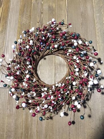 Pip Berry Combo Wreath 13" Red, Hunter Green, White in Saudi Arabia