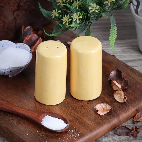 هزازات ملح وفلفل سيراميك| حامل لطاولة الطعام|موزعات للمنزل والمطبخ باللون الأخضر (مجموعة من 2) in Kuwait