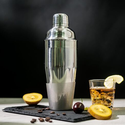 24oz Cocktail Shaker, 304 Stainless Steel Martini Shaker with Cocktail Strainer, Drink Mixer for Margarita Bartender Alcohol Gifts, Bartender Accessories in Saudi Arabia