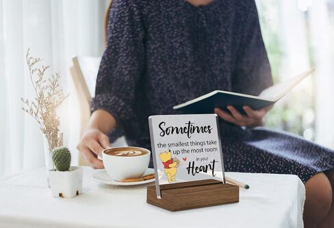 لافتة ديكور مكتبية شفافة مع حامل خشبي، ملهمة ومضحكة من ويني ذا بوه، علامة ديكور لوحة إيجابية مثالية لغرفة النوم المنزلية أو هدية عيد ميلاد المكتب لأفراد عائلة الأصدقاء in Kuwait