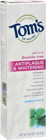 معجون أسنان تومز أوف ماين المضاد للبلاك والنعناع لتبييض الأسنان، 5.5 أونصة - 6 في كل علبة. in Kuwait