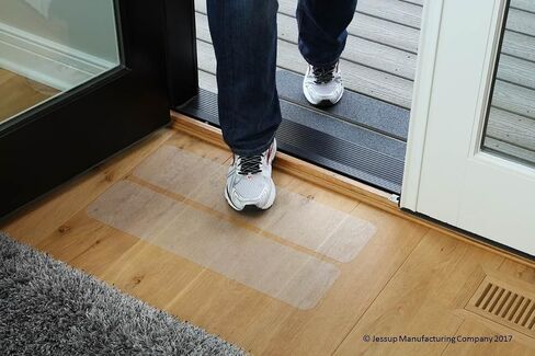 Safe Way Traction 12 بوصة عرض × 10 أقدام طويلة لفة من المطاط الشفاف المرن المضاد للانزلاق شريط أمان محكم مانع للانزلاق 3530-12-10 in Kuwait
