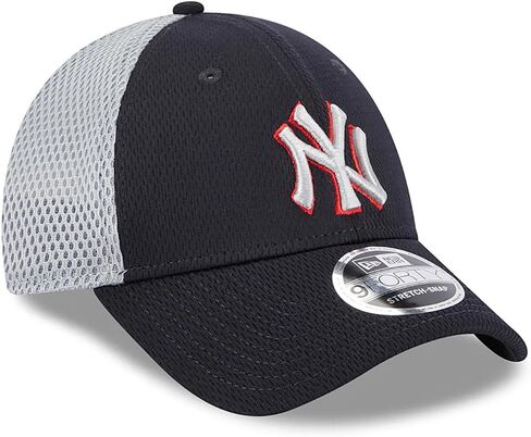 قبعة New Era NY New York Yankees 9FORTY Outline Neo Trucker قابلة للتمدد، قبعة قابلة للتعديل باللون الأسود in Saudi Arabia