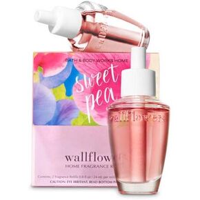 عبوة من قطعتين من مصابيح Wallflowers العطرية برائحة البازلاء الحلوة (إجمالي 1.6 أونصة سائلة)