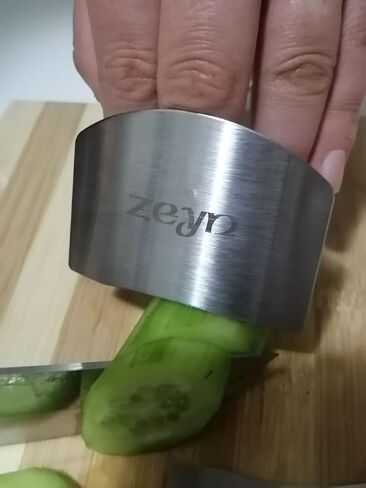 Finger Protector tool ZEYN Cutting Kitchen Tool Stainless Steel Finger Protector to Prevent Accidents Cutting Food to Avoid Damage Protectors for Fast Slicing Chopping Vegetables for Kitchen Safe. in Saudi Arabia