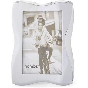 Nambe Bella Picture Frame, 4" x 6" | Photo Frame with Tempered Glass | Vintage and Contemporary Design | Tabletop Display Family, Friends, Wedding Gift, Home Office Décor | Chrome Plate and Glass