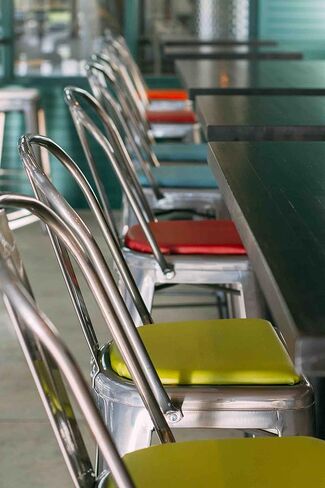 وسادة كرسي خلفية مستديرة: تناسب الكراسي والمقاعد من النوع الصناعي/الحديث/المزرعة. مصنوع يدويًا في الولايات المتحدة الأمريكية (عبوة من 4 قطع باللون الأزرق) in Kuwait