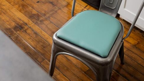 وسادة كرسي خلفية مستديرة: تناسب الكراسي والمقاعد من النوع الصناعي/الحديث/المزرعة. مصنوع يدويًا في الولايات المتحدة الأمريكية (عبوة من 4 قطع باللون الأزرق) in Kuwait