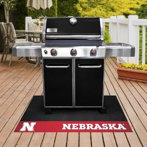 FANMATS - 12128 NCAA University of Nebraska Cornhuskers Vinyl Grill Mat Black 26"x42"