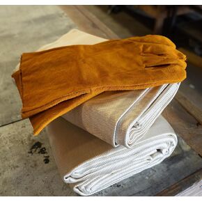 Supa Ant 2pcs. Welding Blanket (6ftx8ft) 538°C Heat Tolerance with Welding Gloves - Welding Fire Blanket Welding Tools - Fiberglass Welding Blanket - Heavy Duty Weld Blanket - Emergency Blanket