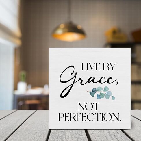 علامة ملهمة، تذكير لطيف، صندوق خشبي، علامة Live by Grace Not Perfection، علامة خشبية مزخرفة للمكتب، ديكور منزلي لرف طاولة المكتب، 5 × 5 بوصات in Saudi Arabia