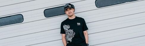 Stake F1 Kick Sauber Special Edition Zhou Guanyu China GP Dragon Hat باللون الأسود in Kuwait