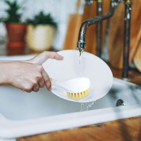 فرشاة أطباق بمقبض من الخيزران، 4 قطع من فرش أطباق المطبخ، فرشاة تنظيف المطبخ لتنظيف الأطباق، الوعاء، مقالي الشواية، حديد الزهر، غسيل الأطباق، حوض المطبخ، فرش الحمام in Kuwait