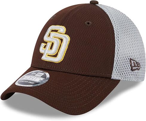 قبعة New Era SD San ​​Diego Padres 9FORTY Outline Neo Trucker قابلة للتمدد، قبعة قابلة للتعديل باللون البني in Saudi Arabia