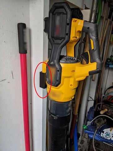 حامل حائط أو مسمار لمنفاخ ورق فليكس فولت 60 فولت من ديوالت DCBL772، حامل مثبت على الحائط، دعامة خطاف للتخزين in Kuwait