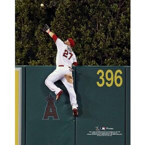 Los Angeles Angels Mike Trout Makes the Catch! 8x10 Photo Picture - Valentines Day, Birthday, Fathers Day, Or Christmas Gifts For Men, Dad, And Husband