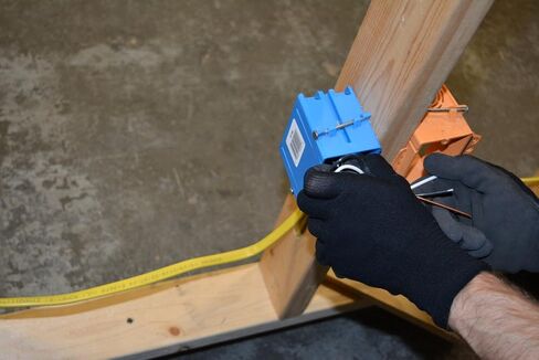 Southwire Romex Brand Simpull Solid Indoor 12/3 W / G كابل NMB ملف 25 قدم - SW # 63947621 in Saudi Arabia