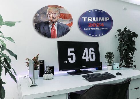 ديكور حائط GIFTSFARM دونالد ترامب 2024، سلعة دونالد ترامب، هدايا ملصق دونالد ترامب، ديكور الغرفة (11.6 بوصة، مجموعة من 2) in Kuwait