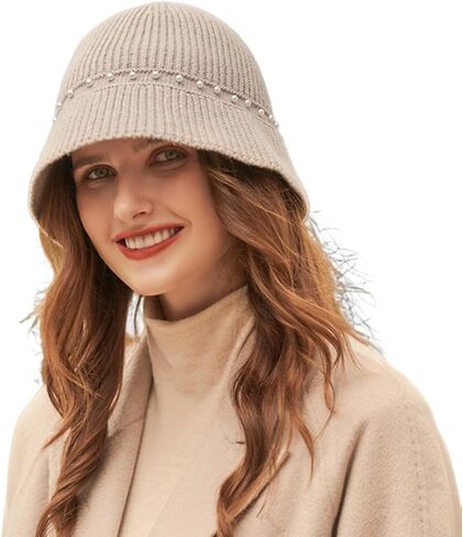 Autumn and Winter Womens Hat Knit Hat Warm Casual Hundreds of Womens Knit Woolen Hat Cold Weather Girls Pee Hat in Saudi Arabia