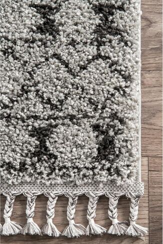 سجادة NuLOOM Vasiliki المغربية ذات الشرابة، 8x10، أبيض فاتح in Saudi Arabia