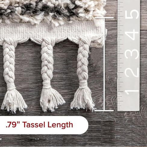 سجادة NuLOOM Vasiliki المغربية ذات الشرابة، 8x10، أبيض فاتح in Kuwait