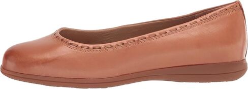 Trotters Women's Dixie Ballet Flat in Saudi Arabia
